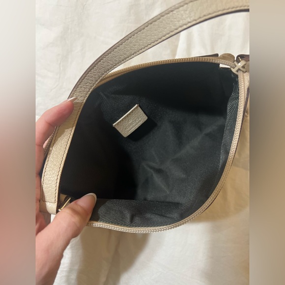 Gucci Abbey Pochette With COA And Dustbag - Picture 8 of 11